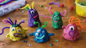 Knete selber machen: Einfaches Rezept + 15 kreative Spielideen für Kinder knetemonster